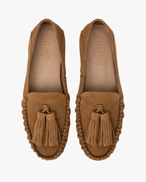 Mocasines Aita marrón de serraje con borlas hechas a mano