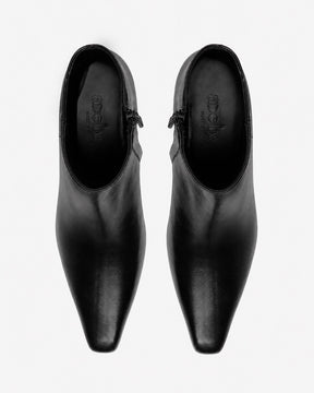 Botines Deba negros, detalle de la cremallera