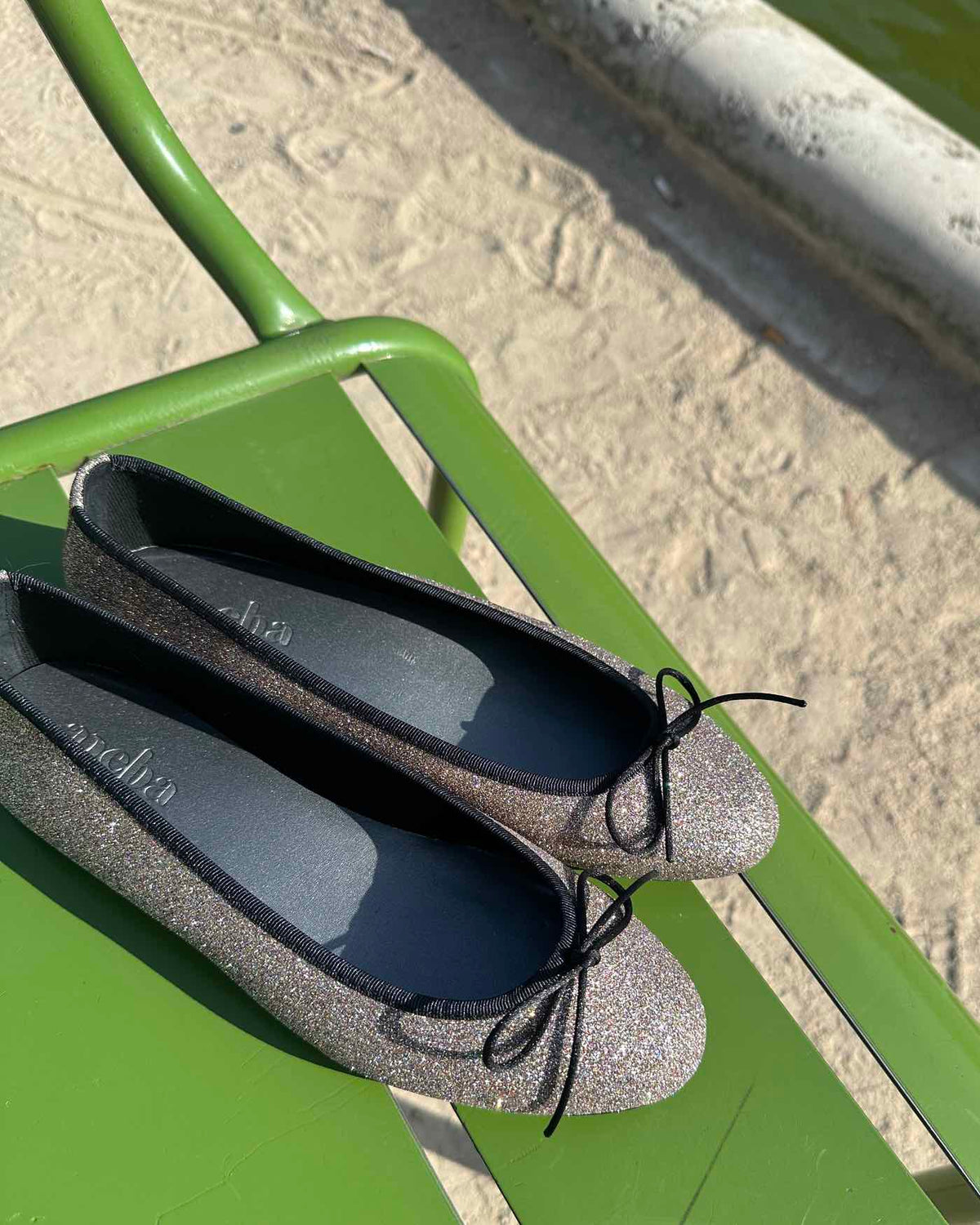 Bámbola Glitter black