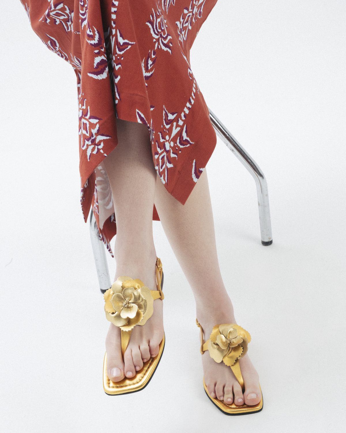 Flower gold sandals