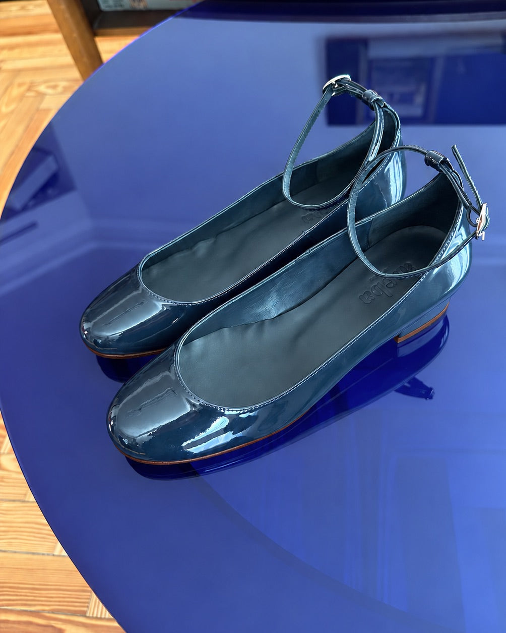 Bailarinas Dance Navy Blue de ADEBA, fotografía editorial