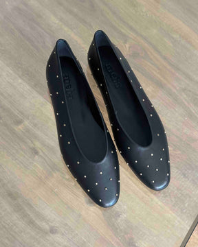 Moon stud black